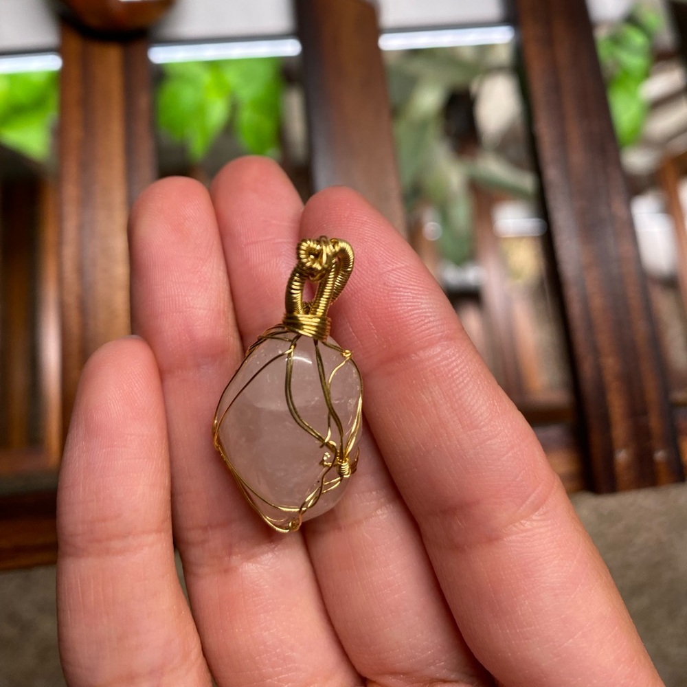 Rose quartz pendant